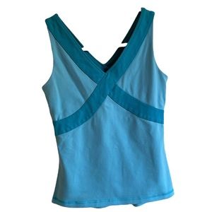 LULULEMON wet.dry.warm. TEAL/BLUE YOGA FITNESS SLEEVELESS  TOP. Size 6